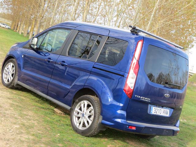 Comparativo Ford Tourneo – Volkswagen Caddy 